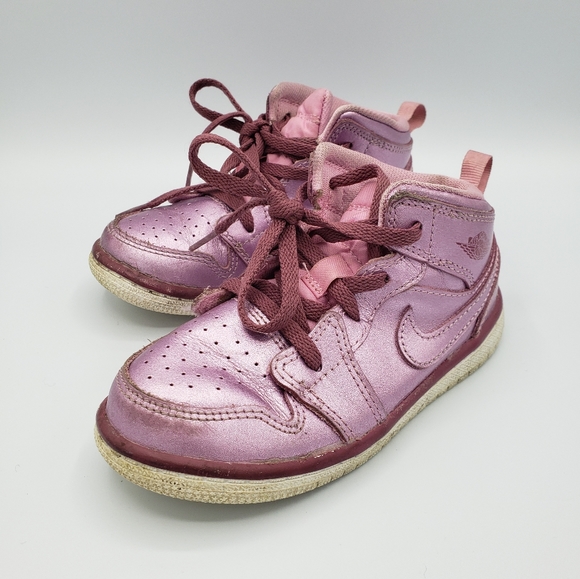 pink metallic jordan 1